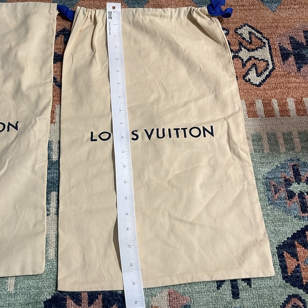 Lv dust bag